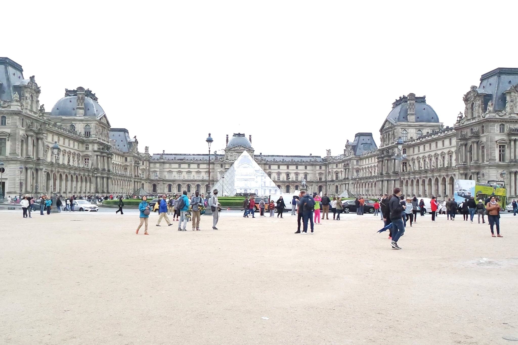 5 Reasons To Visit Paris