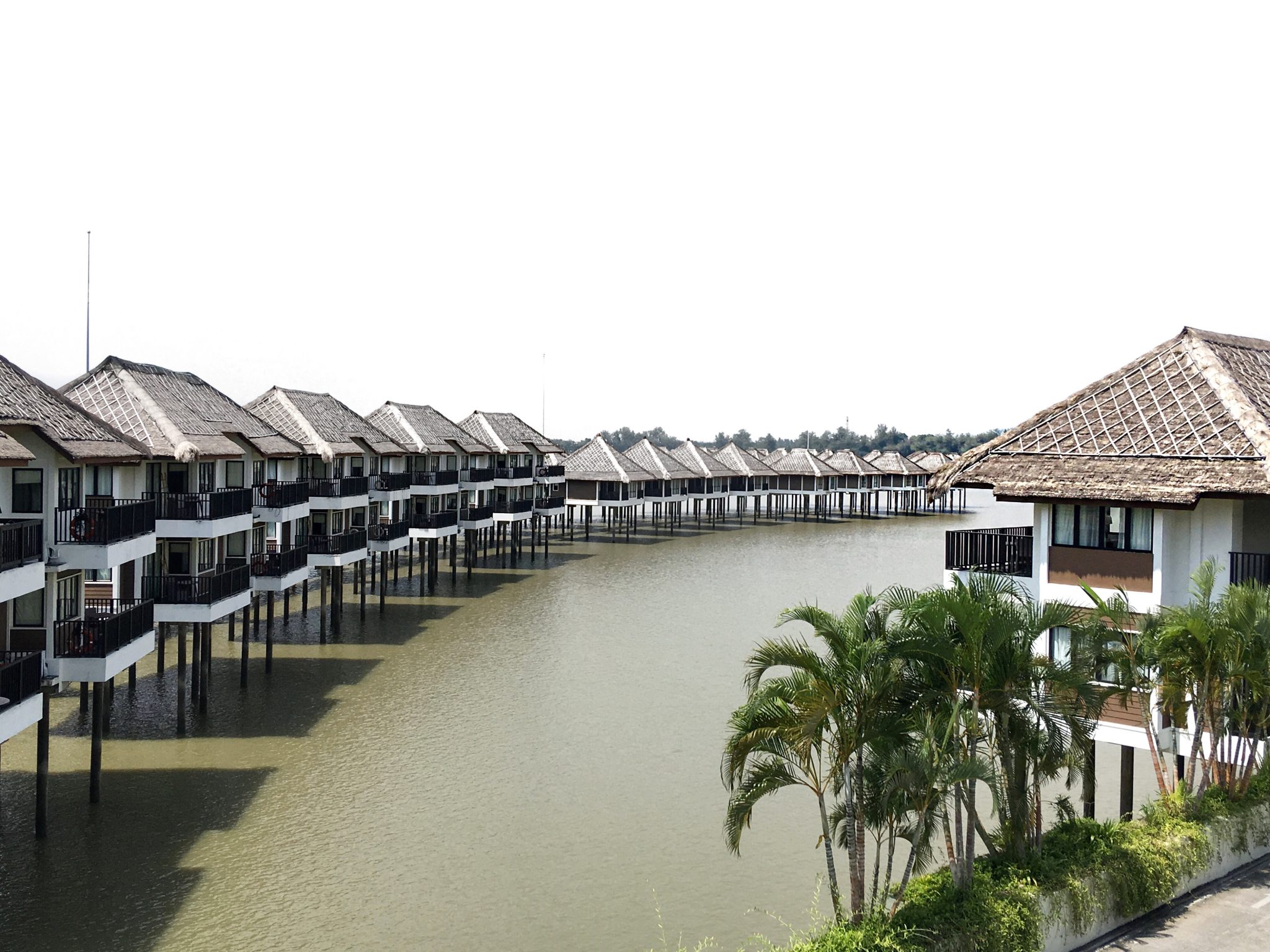 Avani Sepang Goldcoast Resort: Overwater Bungalows on Stilts of Malacca Straits