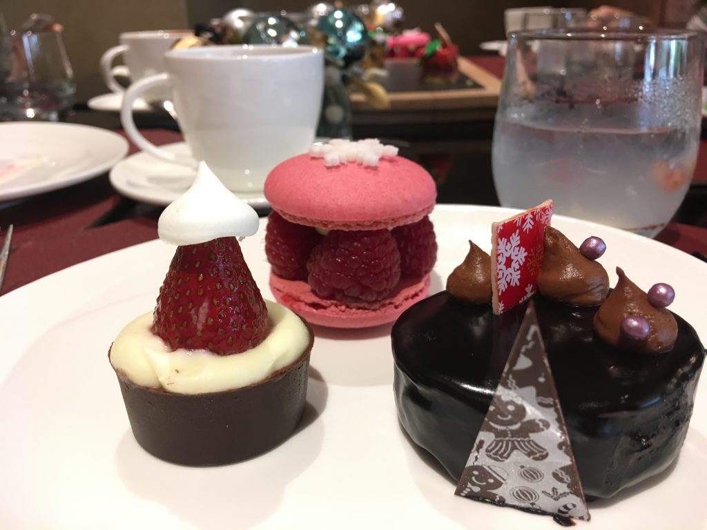 Le gouter Hotel Stripes Afternoon tea