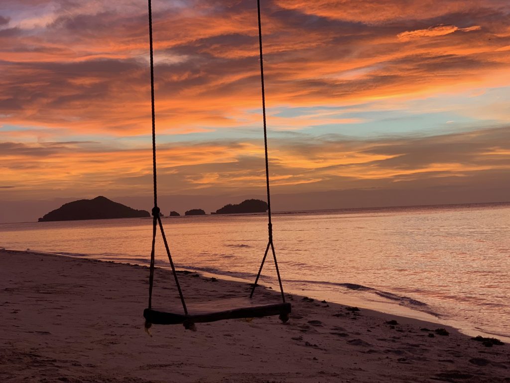 Swing and sunset punta bulata