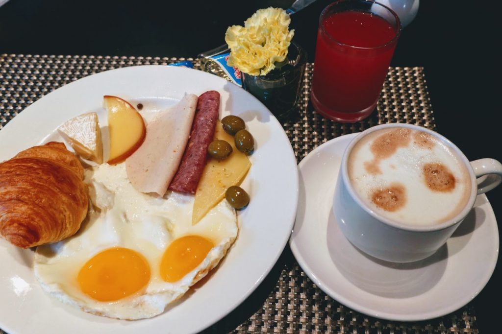 Breakfast croissant hotel maya