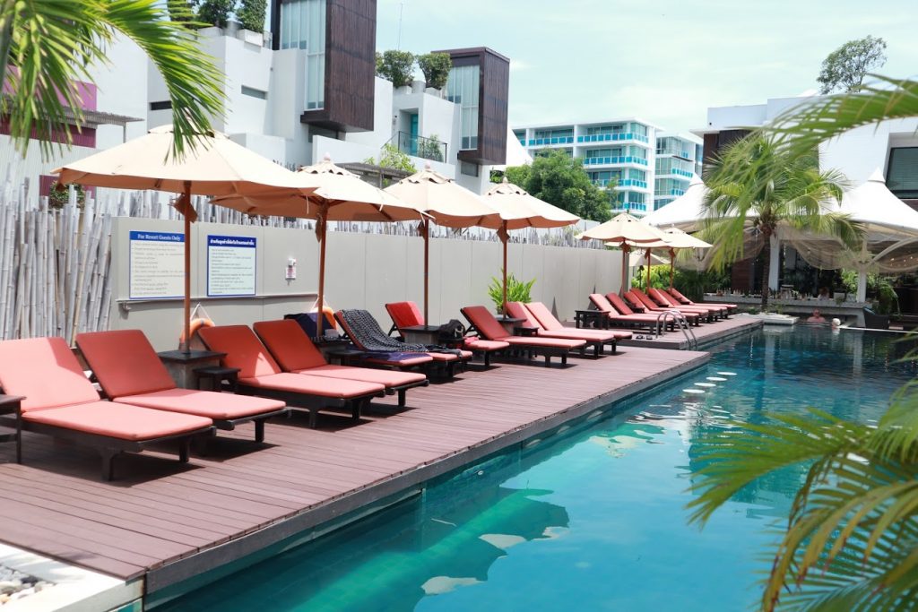 pool loligo resort hua hin thailand