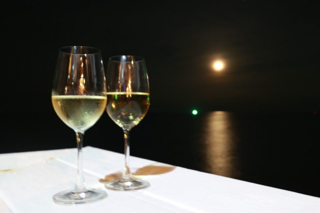 wine under the moon hua hin